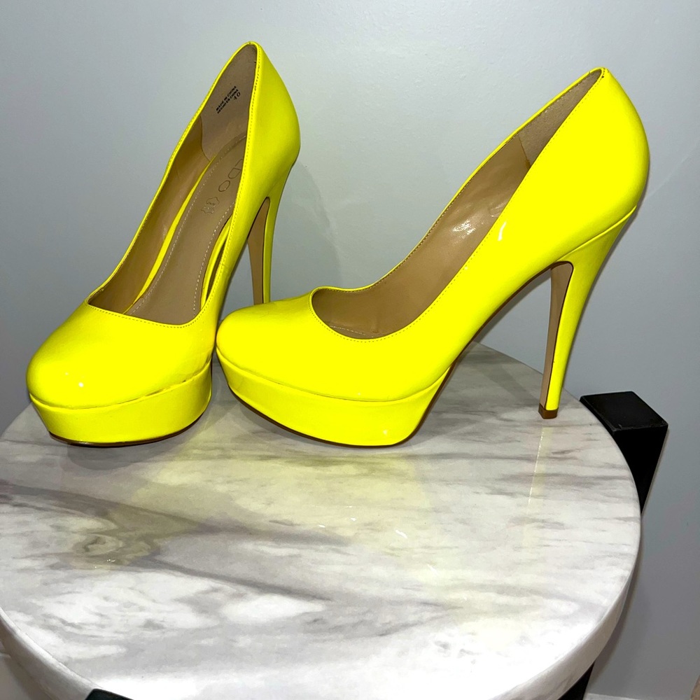 Neon Yellow ALDO pumps.  Size 40 (9)